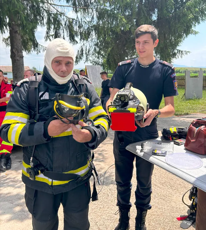 Romanian firefighters before the iFalconHM test
