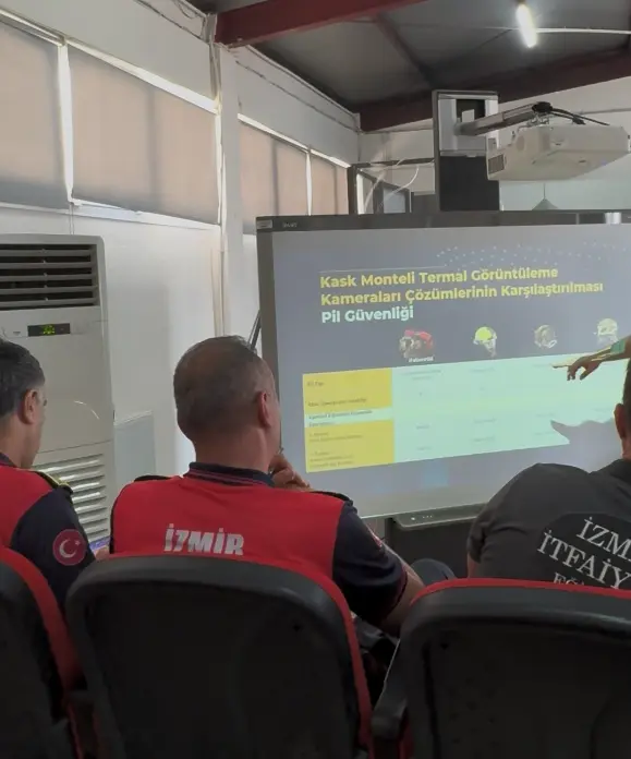 Izmir firefighters during a presentation Izmir firefighters during iFalconHM presentation