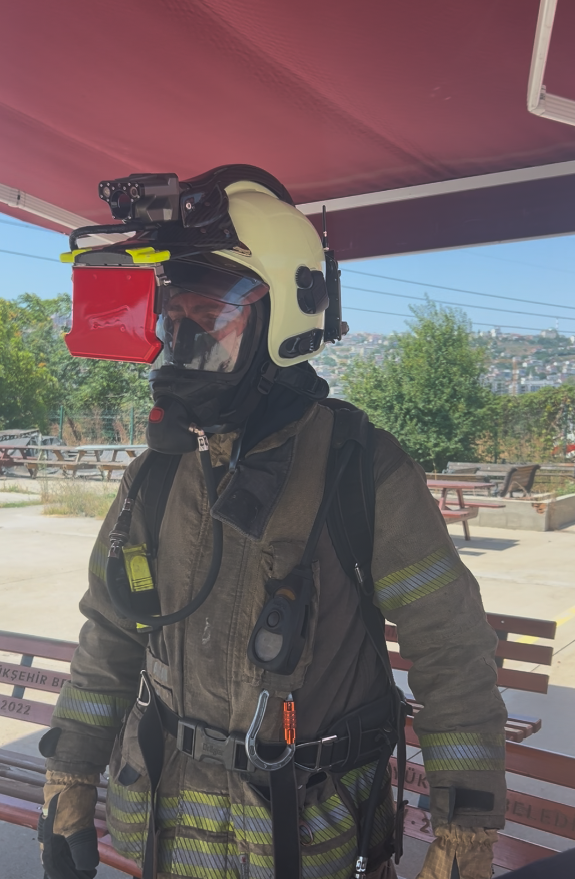 Turkish firefighter wearing iFalconHM A turkish firefighter testing iFalconHM